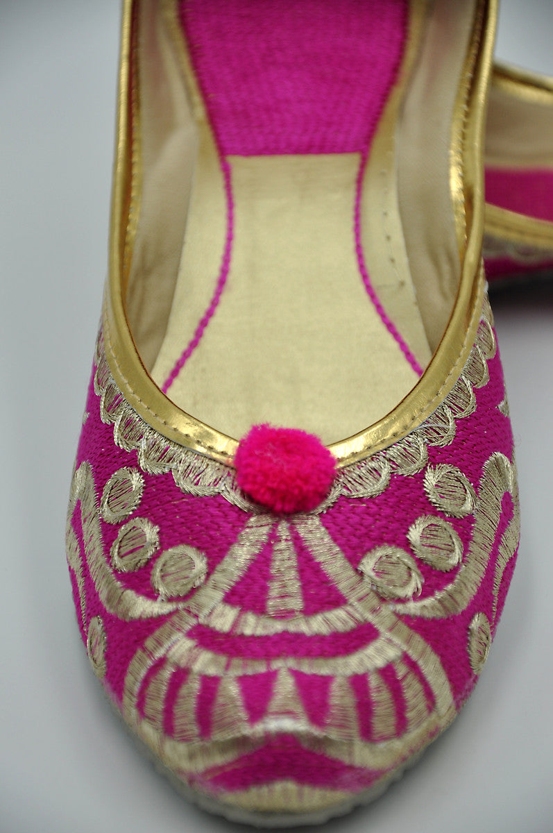 Punjabi Jutti (Hot Pink/Gold)