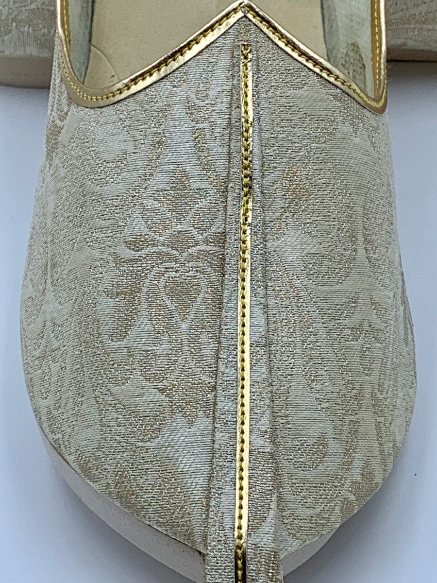 Punjabi Jutti (Golden Brocade )