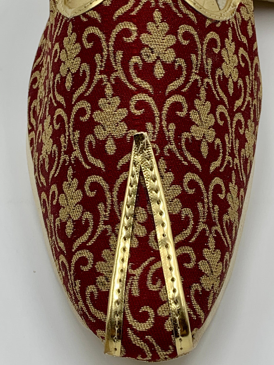 Punjabi Jutti (Red Brocade)