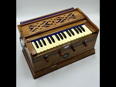 Mini Traveler® Harmonium 32